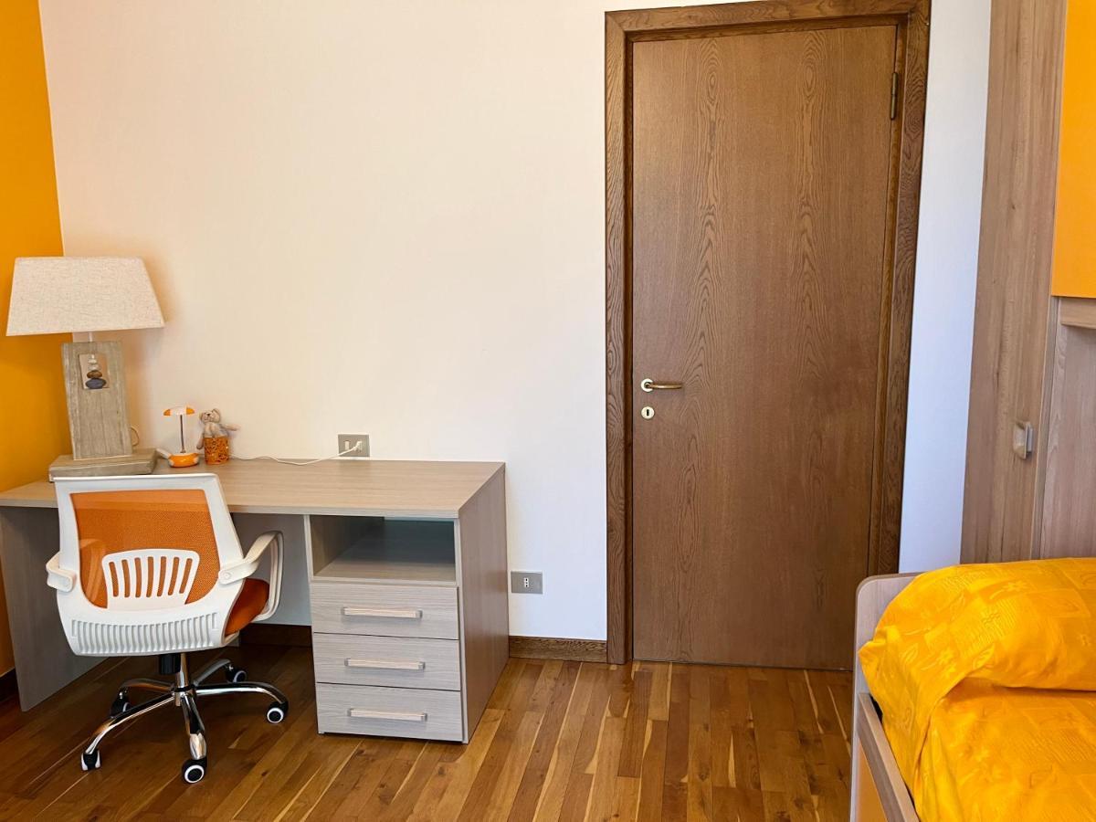 Lukas Home Con Il Cuore Appartamento 3 Camere Al Piano Terra E Appartamento 1 Camera In Taverna Merone Exteriör bild