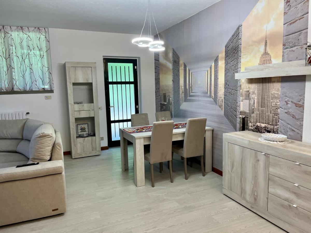 Lukas Home Con Il Cuore Appartamento 3 Camere Al Piano Terra E Appartamento 1 Camera In Taverna Merone Exteriör bild
