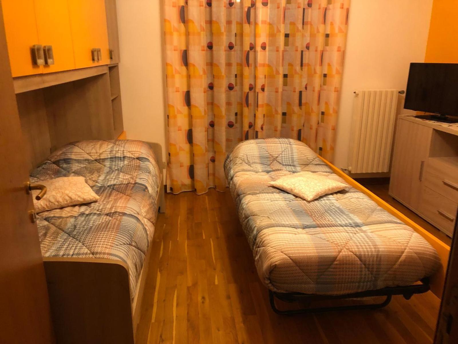 Lukas Home Con Il Cuore Appartamento 3 Camere Al Piano Terra E Appartamento 1 Camera In Taverna Merone Exteriör bild