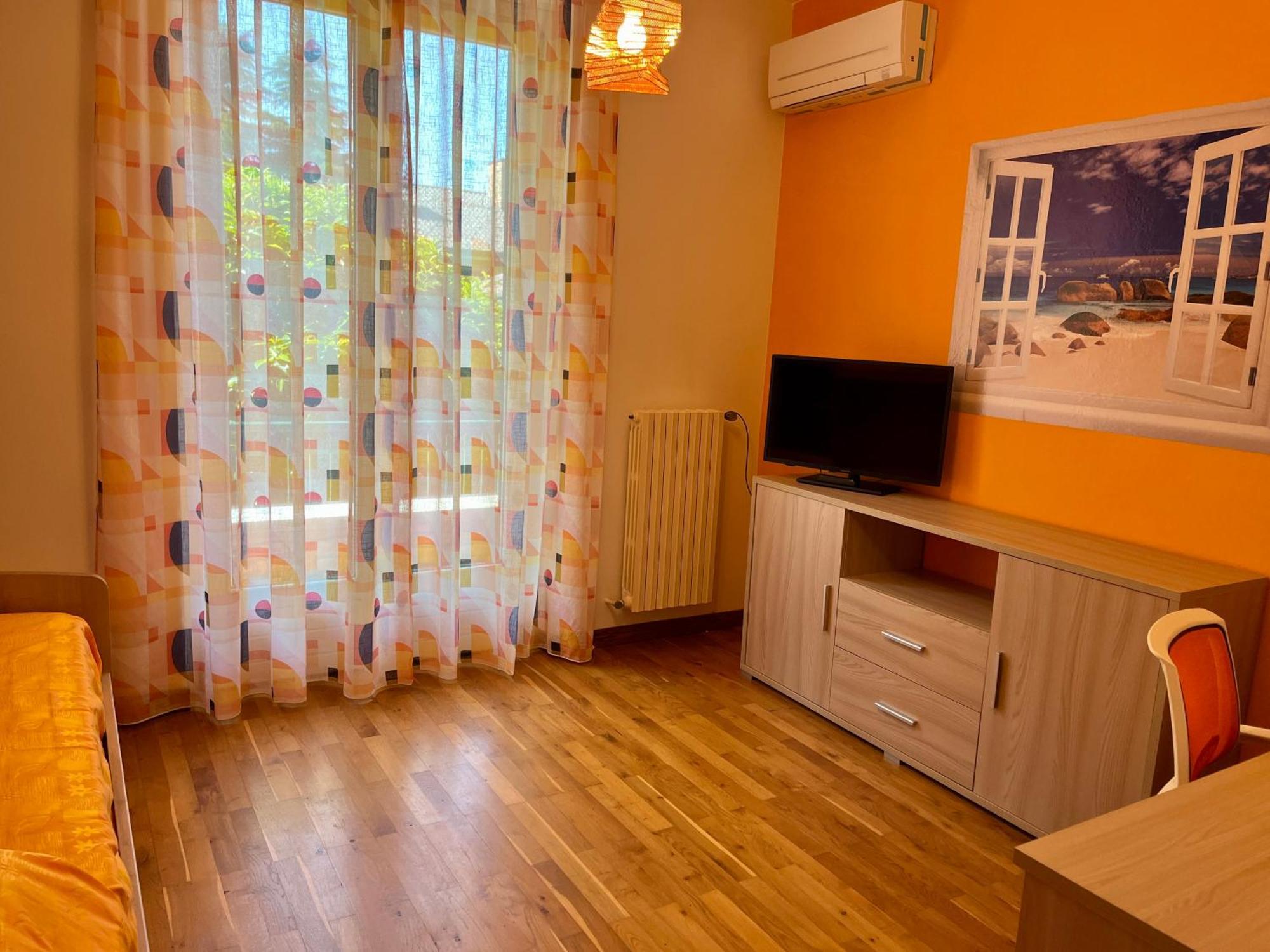 Lukas Home Con Il Cuore Appartamento 3 Camere Al Piano Terra E Appartamento 1 Camera In Taverna Merone Exteriör bild